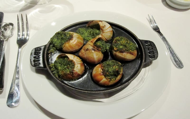 Món Escargot trong ẩm thực Pháp là món gì? Tinh hoa cổ điển nước Pháp