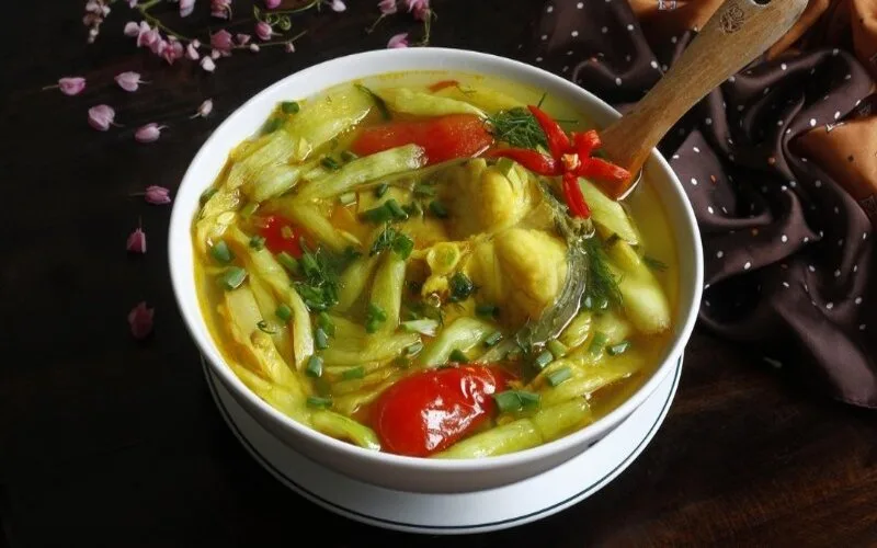 Hướng dẫn cách nấu canh chua cá tầm dọc mùng chuẩn vị